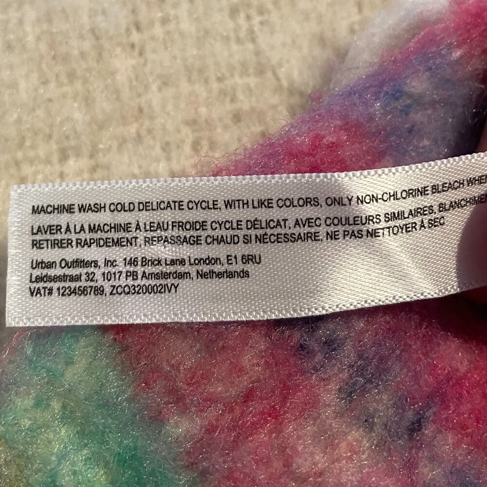 FREE PEOPLE Fringe Throw Blanket - SO soft!! - Picture 10 of 12